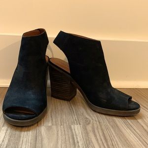 Lucky Brand Black Odenah Chunky Stacked Heel Peep Toe